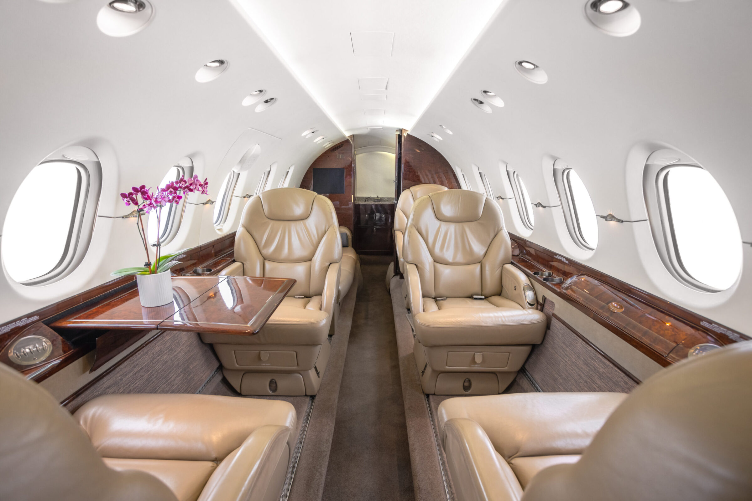 Hawker 800XP charter jet