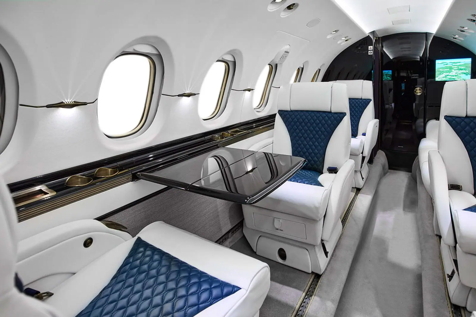 Hawker 850XP | N625MF - SC Aviation