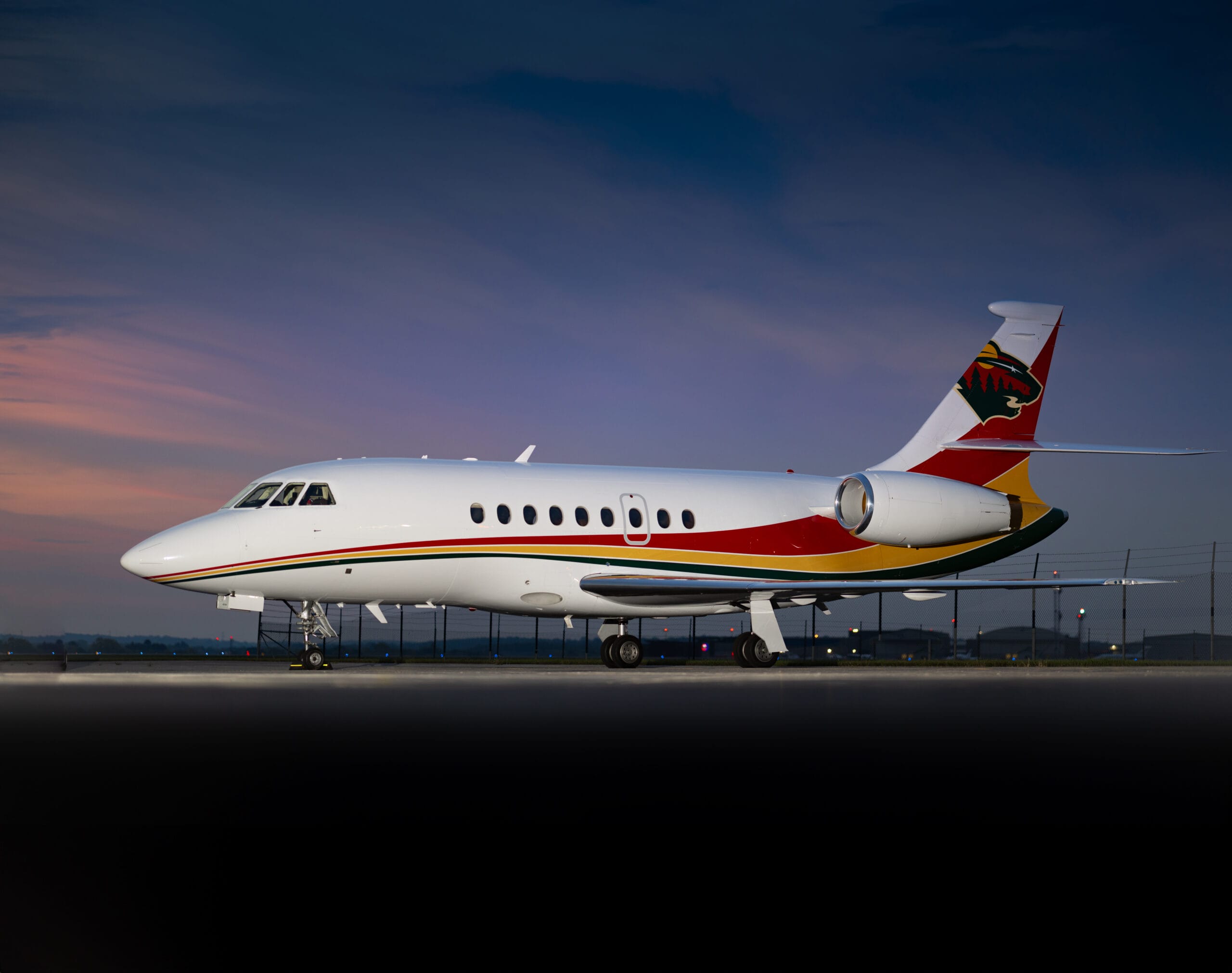 Falcon 2000 private jet charter